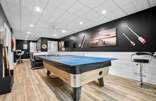 Henderson House | Kerr Lake Escape - Private Dock - Game Room