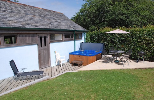 St Wenn Cottage | Kerriers Studio, Private Hot Tub, Natural, Peaceful, Mid Cornwall