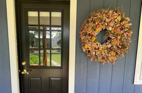 Kerrville Cabin | Kerrville Cottage minutes from the 10 Hwy. A perfect blend of city and country.