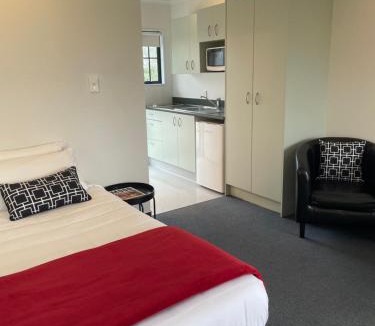 Hawera Hotel | Kerry Lane Motel
