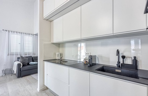 Cancini Apartment | Kestenova/Two-Bedroom App with Balcony No.5