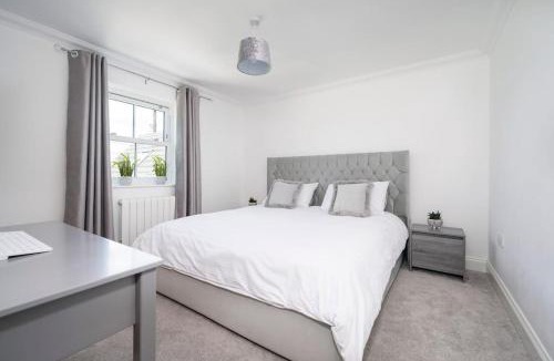 Eye House | Kestral House