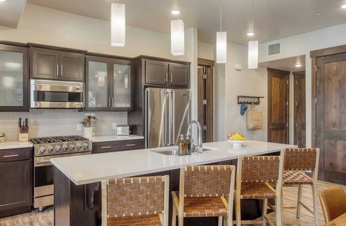 Park City Apartment | Kestrel by Avantstay Close to the Ski Slopes in This Majestic Home in Park City