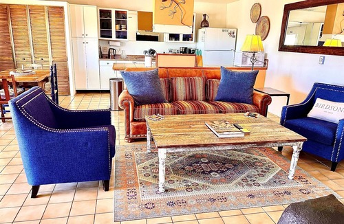 Nogales Cottage | Kestrel Cottage at Birdsong Retreat