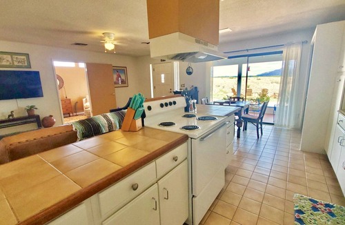 Nogales Cottage | Kestrel Cottage at Birdsong Retreat