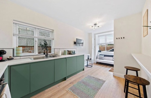 Kettering Apartment | Kettering Central - Exquisite Apartment