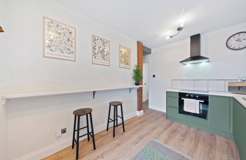 Kettering Apartment | Kettering Central - Exquisite Apartment