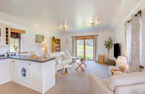 Tresmeer House | Kettle's On - Tkc