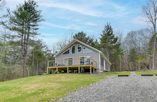 Town of Jerusalem Cottage | Keuka Lake Retreat Steps From Marina!