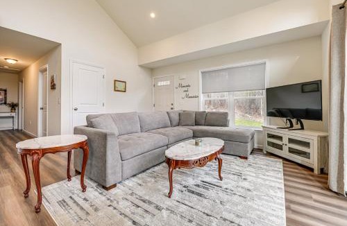 Town of Jerusalem House | Keuka Lake Retreat Steps From Marina!