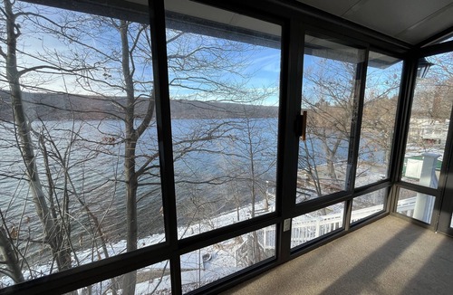 Dundee House | Keuka Lakefront Getaway with private beach and amazing waterfront views