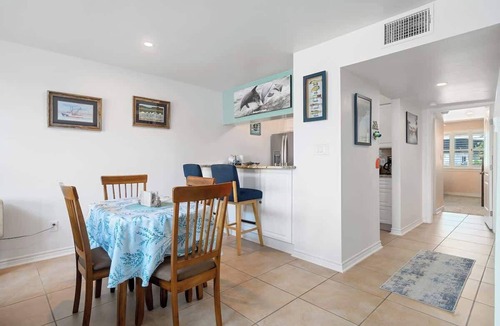 Key Allegro Condo | Key Allegro W/Bay View, Pier & Boat Slip! Community Pool