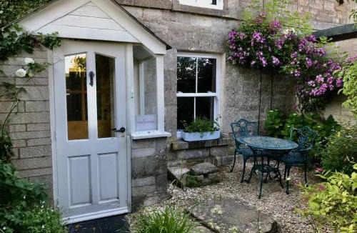 Stroud House | Key Cottage, sleeps 8