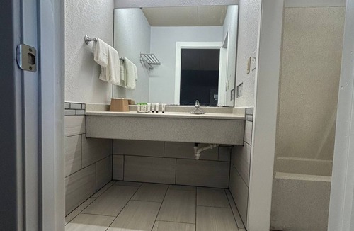 Roseville Hotel | Key Inn Roseville
