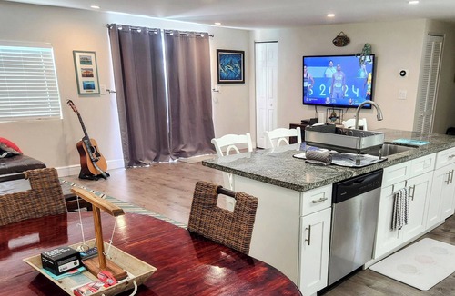 Cross Key Waterways House | Key Largo Beauty. Pool. 100 Ft. Dock . Bring Your Boat. Free WiFi.