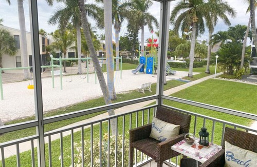 Pirates Cove House | Key Largo Three Level Townhouse on the Ocean Side, great amenities and two pools