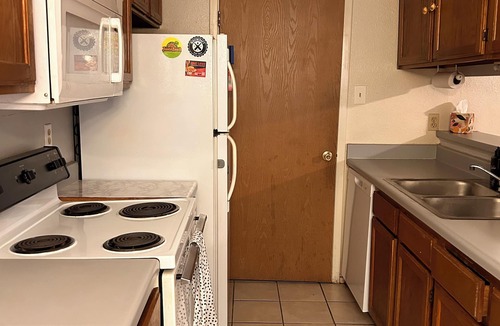 Pleasant Valley House | Key to Austin Riverside Longhorn