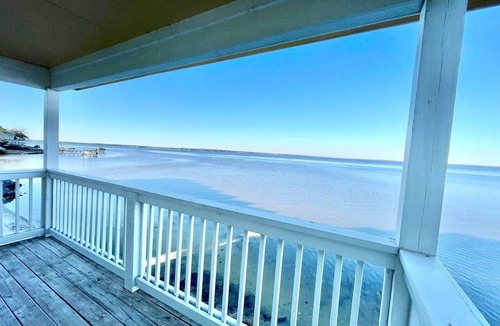 Innerarity Townhomes House | Key to Paradise: Waterfront Home & 2 Kayaks!