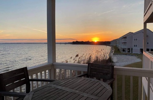 Innerarity Townhomes House | Key to Paradise: Waterfront Home & 2 Kayaks!