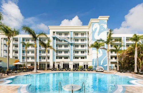 New Town Hotel | Key West Cool | Chill Days, Fun Nights, Poolside Drinks & Lawn Games