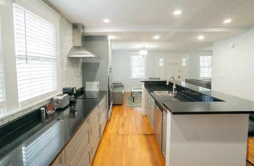 Northeast Virginia Beach House | KEY WEST INSPIRED 5 BEDROOM HOME. 4 MINUTE WALK TO BEACH & BOARDWALK