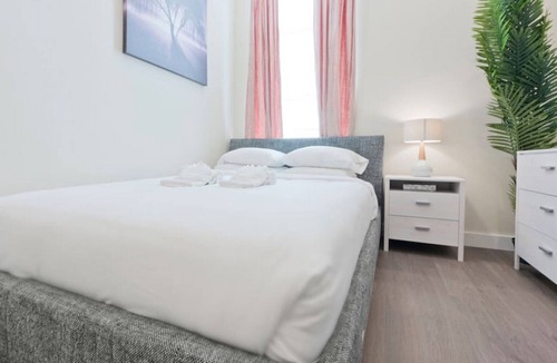 Downtown Boston Apartment | Keyless Entry | Laundry in Bldg | Pet Friendly