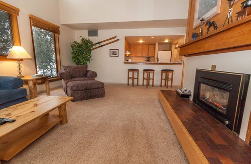 Keystone Condo | Keystone Condo Near Shuttle & Short Walk to Village, Private Deck w/Views!