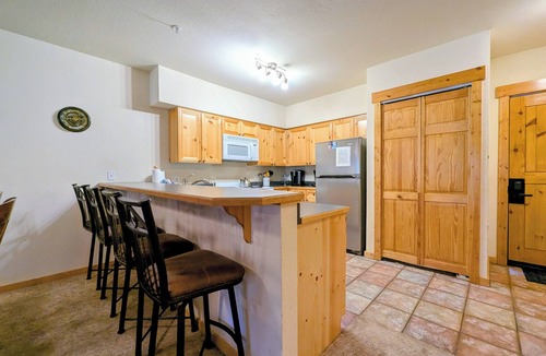 Mountain House Condo | Keystone Getaway | Balcony w/Views & Hot Tub