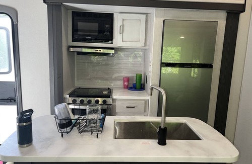 Ashfield RV Rental | Keystone Sprinter 35BH