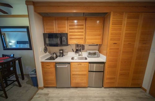 Mountain House Condo | Keystone Studio | Hot Tub/Firepit/Trails Nearby