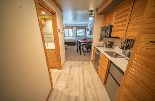 Mountain House Condo | Keystone Studio | Hot Tub/Firepit/Trails Nearby