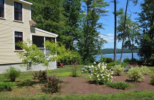 Center Lovell Cottage | Kezar LK Lakefront Cottage Mt View Private Beach Yd Outdoor Fireplace Watercraft