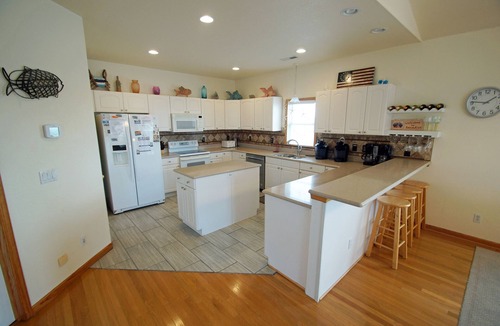 Kitty Hawk Cottage | KH4004- Oceanside Paradise 5BR, Private Pool, Hot Tub, Elevator & Pool Table