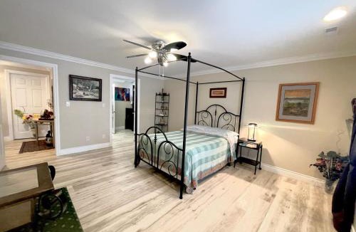 Hamilton Township House | Khan’s Resort