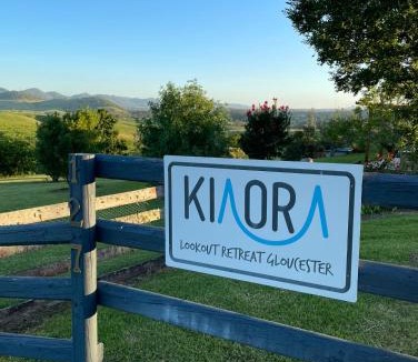 Kia Ora House | Kia Ora Lookout Retreat