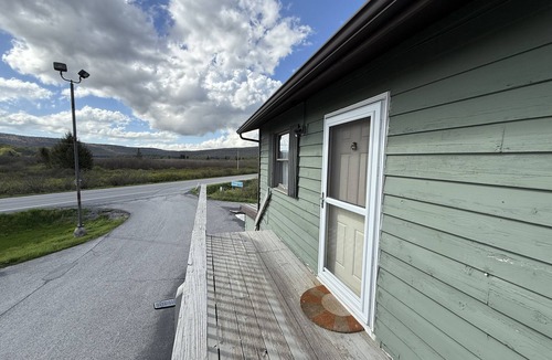 Davis Condo | Kick back and Get Cozy Overlooking Canaan Valley