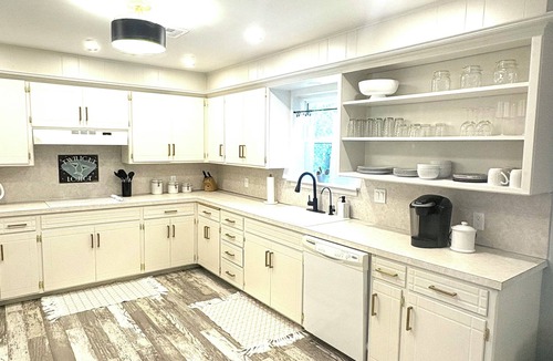 Norman House | Kick back and relax in this calm, stylish retreat near OU!