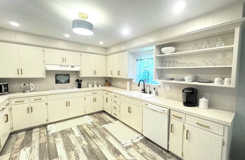 Norman House | Kick back and relax in this calm, stylish retreat near OU!