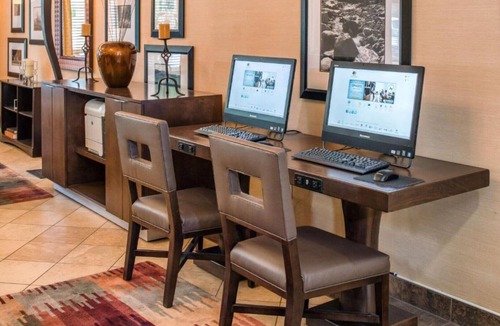 Five Oaks House | Kick back near Nike World Headquarters