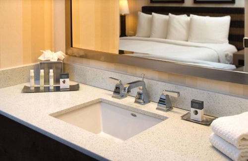 Five Oaks House | Kick back near Nike World Headquarters