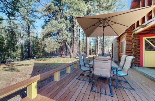 La Pine House | Kicking it Real Log Cabin