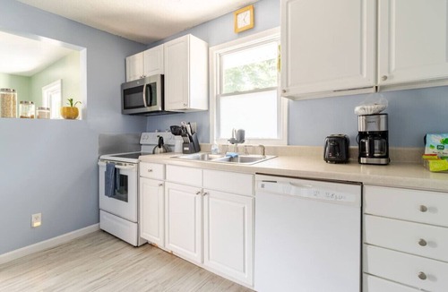 North Chattanooga House | Kid-friendly 3/2 Home, 3 Mins to Downtown + Deck