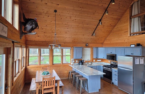 De Soto Cabin | Kid Friendly Bluff House with incredible Mississippi River Views!