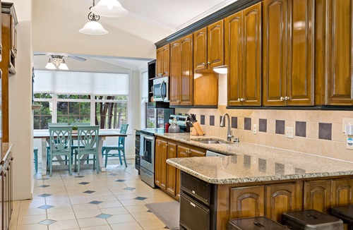 Enchanted Oaks House | Kid Friendly-Boat Ramp-Outdoor-Projector-Community Pool Access