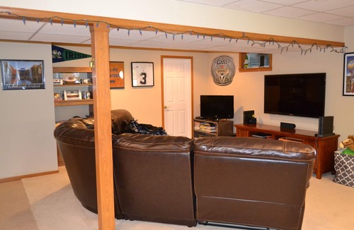South Bend House | Kid Friendly home 15 min to Notre Dame!
