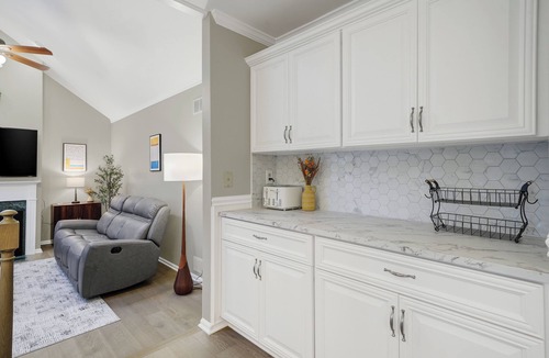 Newark House | Kid-Friendly Near UD, 1st-Floor Master + Office