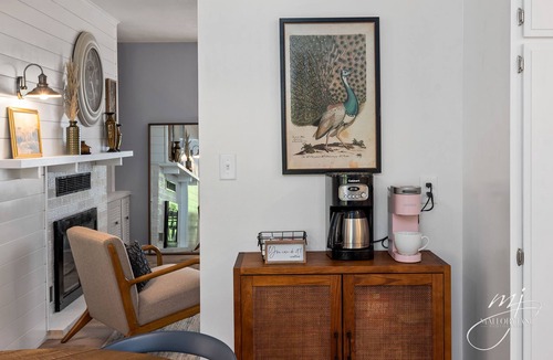 Mountain Home House | Kid Friendly. Outdoor space. Fully stocked kitchen. Bright and clean.