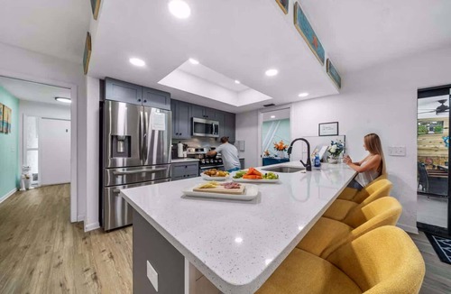 Largo House | [Kids Favourite] Family Fun Retreat | Heated Pool, Hot Tub & Arcades
