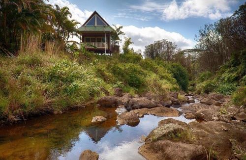 Hilo Cabin | Kikala Waterfall Lodge