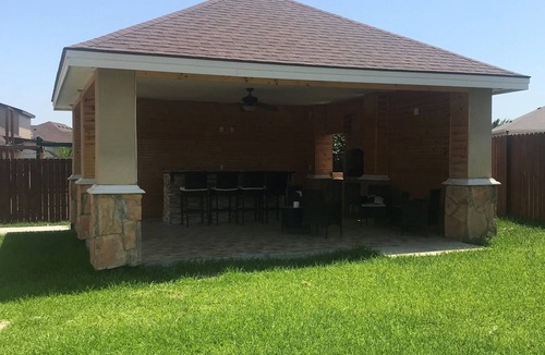 Eagle Pass House | Kika’s House-Lovely 4 Bedroom Home, Entertainment Patio, newly furnished